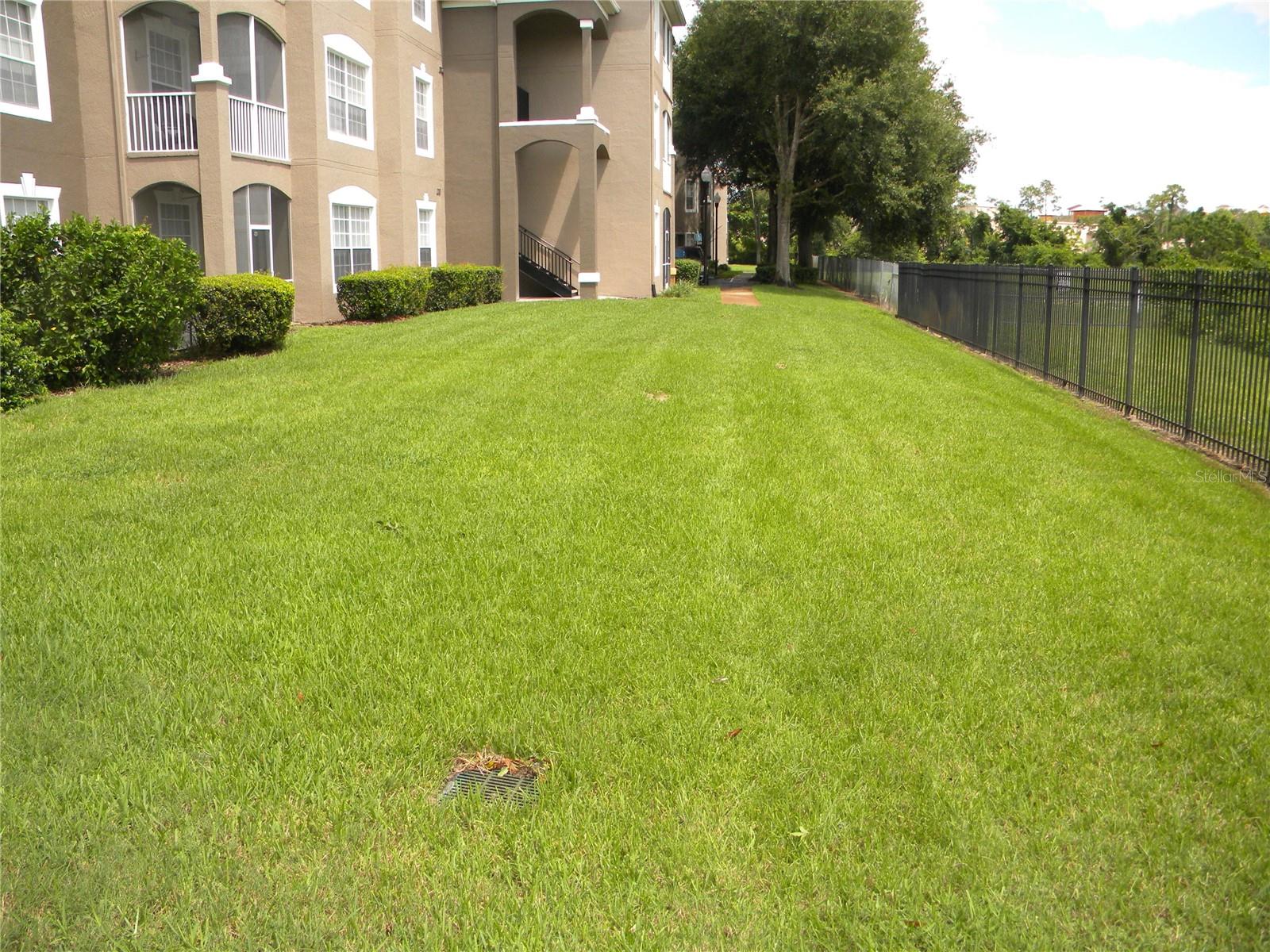CRESTVIEW CONDO PH 01 - Residential