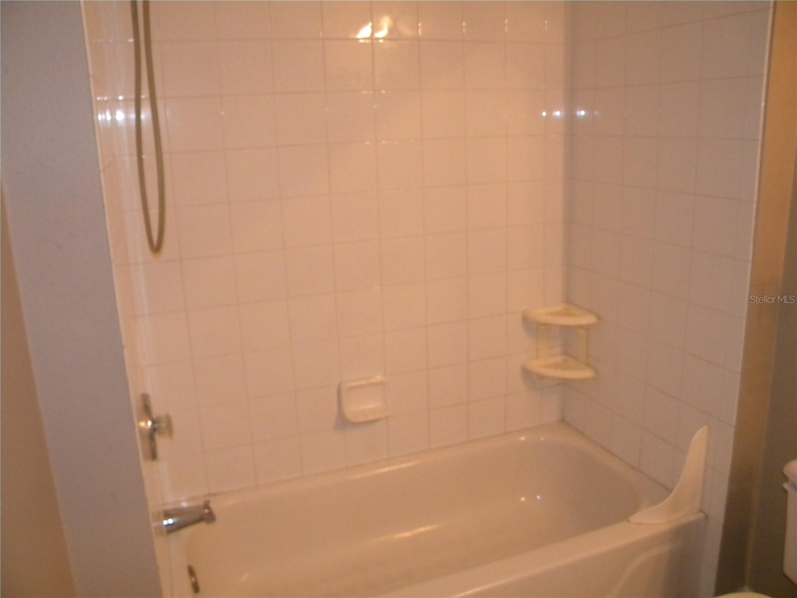 CRESTVIEW CONDO PH 01 - Residential