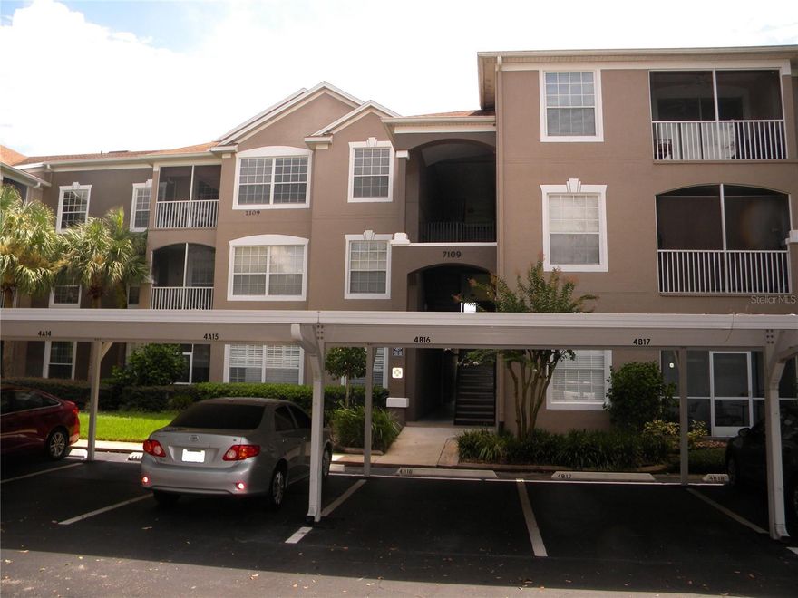 Spacious condo in Crestview, a gated community in Metrowest! 3/2 bedroom, split floor plan, spacious living area. On the 3rd floor, so no upstairs or rear neighbors, and located across the parking lot from the pool. Close to grocery stores, shopping, a pet supply store, a wonderful state park down the street and access to major highways and expressways. These units rarely come available for sale and this one wont last long!