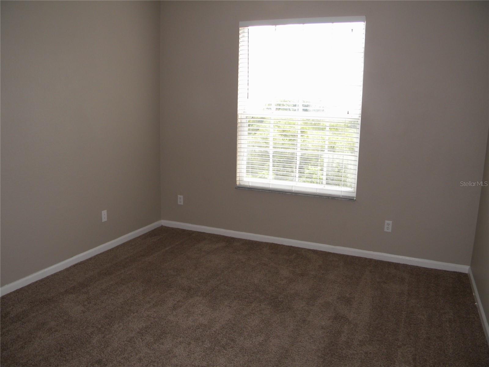 CRESTVIEW CONDO PH 01 - Residential