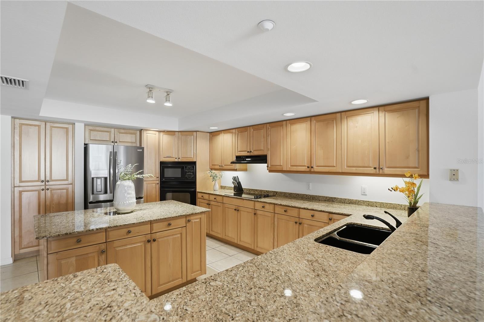 LA CONTESSA CONDO - Residential