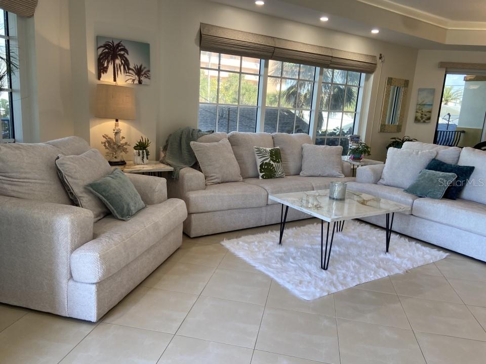 DA VINCI CONDO - Residential