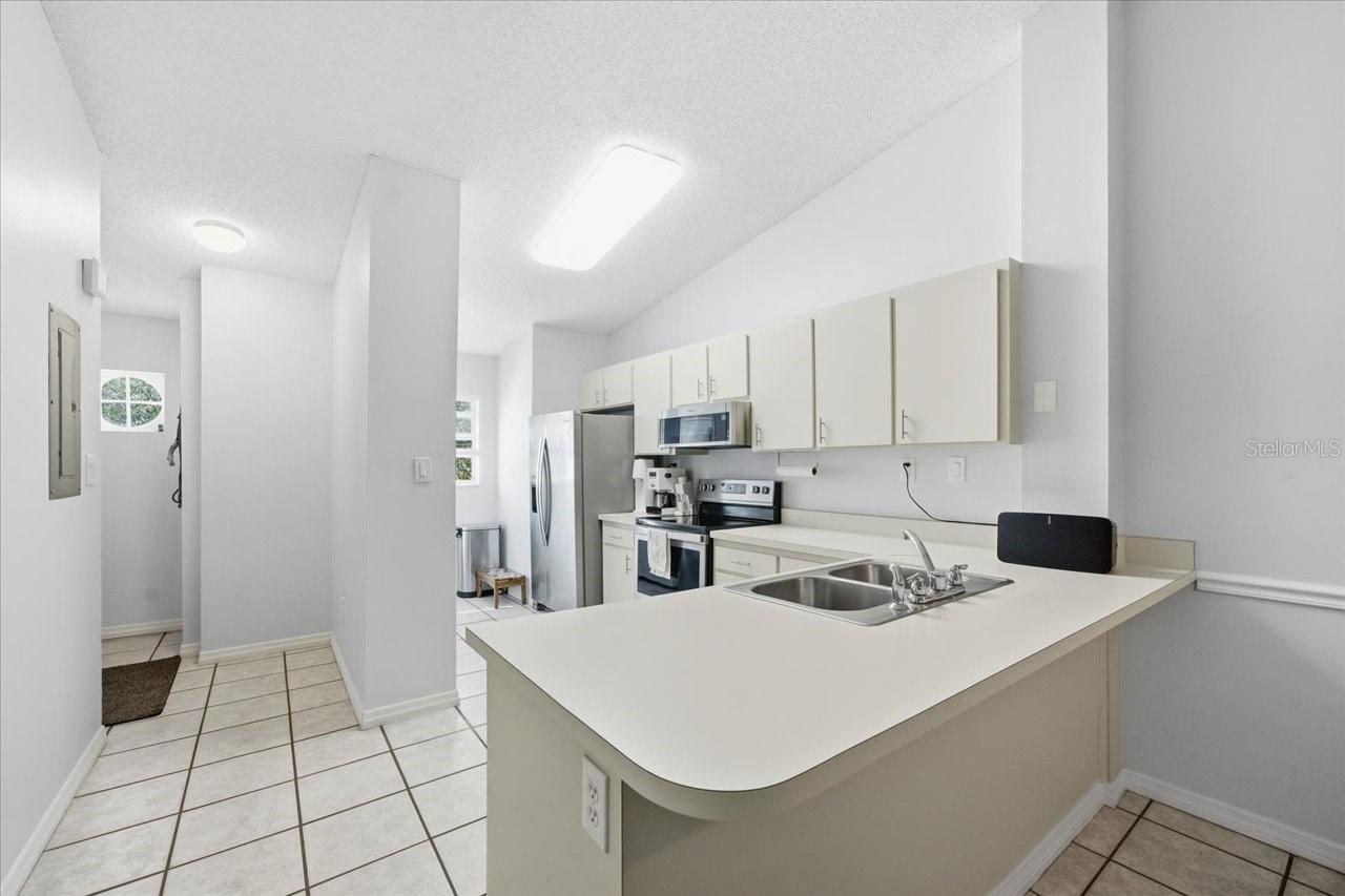 CARROLLWOOD COVE AT EMERALD GR - Residential