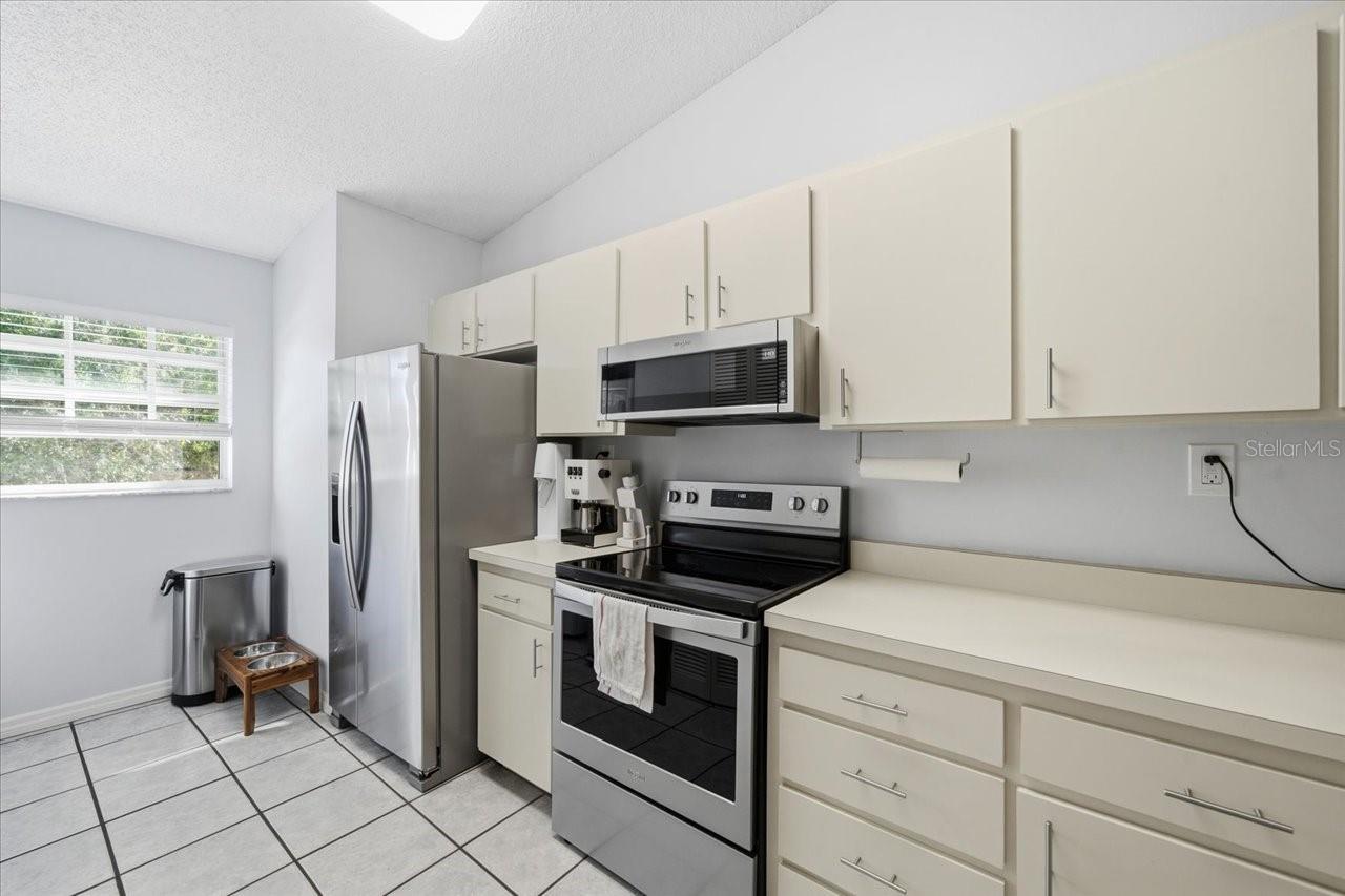 CARROLLWOOD COVE AT EMERALD GR - Residential