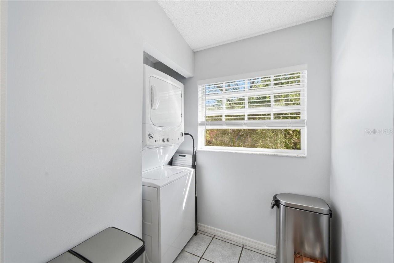 CARROLLWOOD COVE AT EMERALD GR - Residential