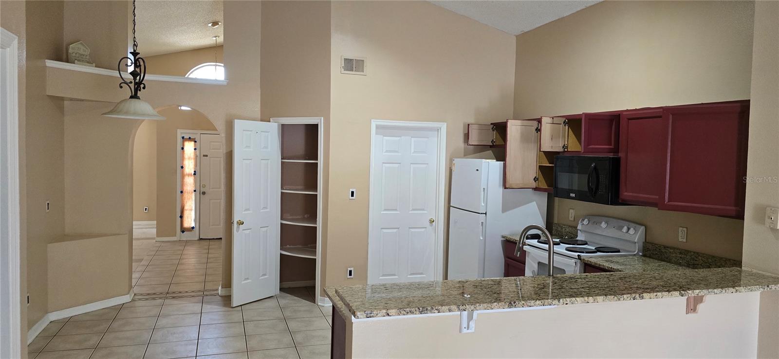 MAGELLAN CROSSING - Residential Lease
