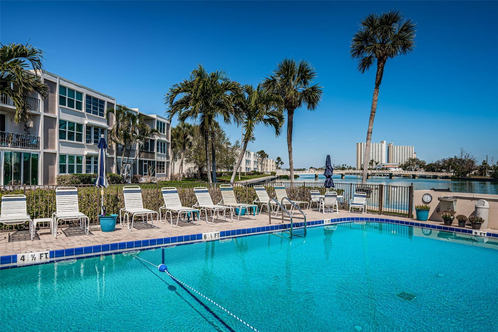 BAY ISLAND GROUP NO.5 CONDO APT 171 - Residential