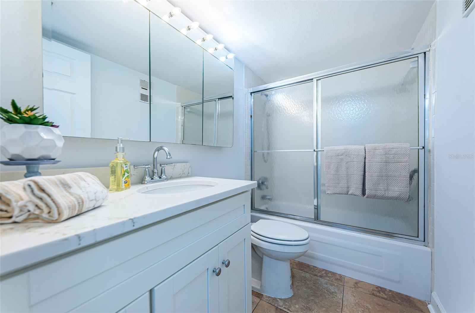 BAY ISLAND GROUP NO.5 CONDO APT 171 - Residential