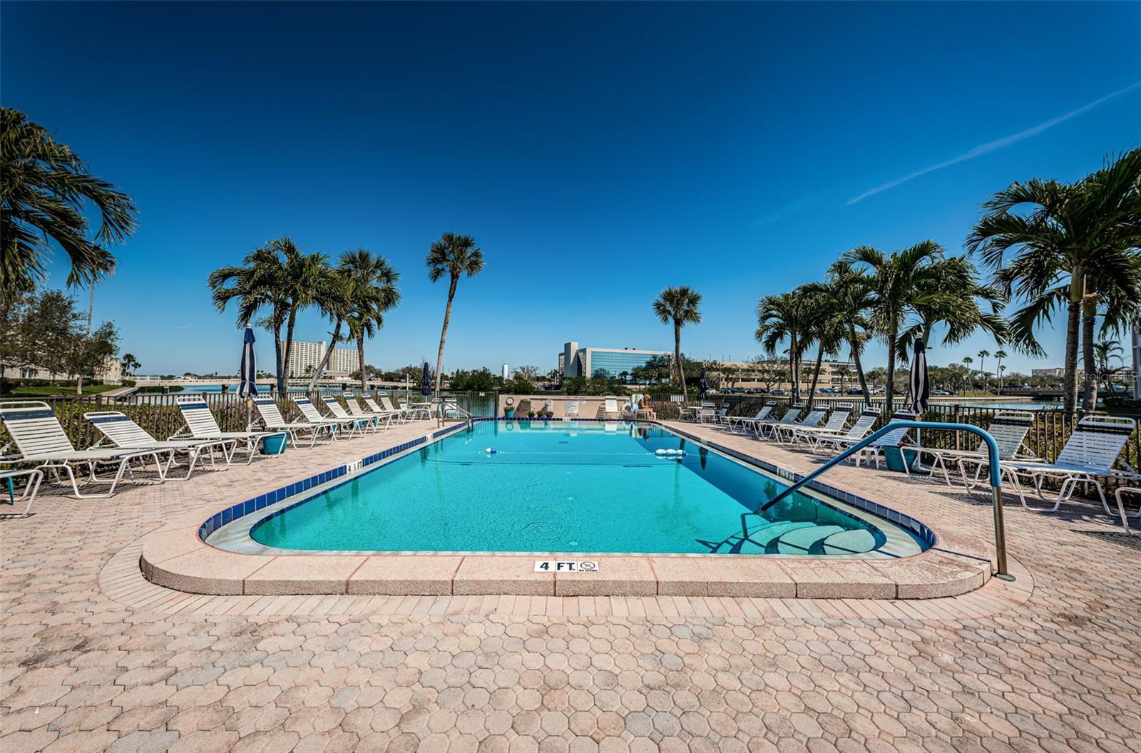 BAY ISLAND GROUP NO.5 CONDO APT 171 - Residential