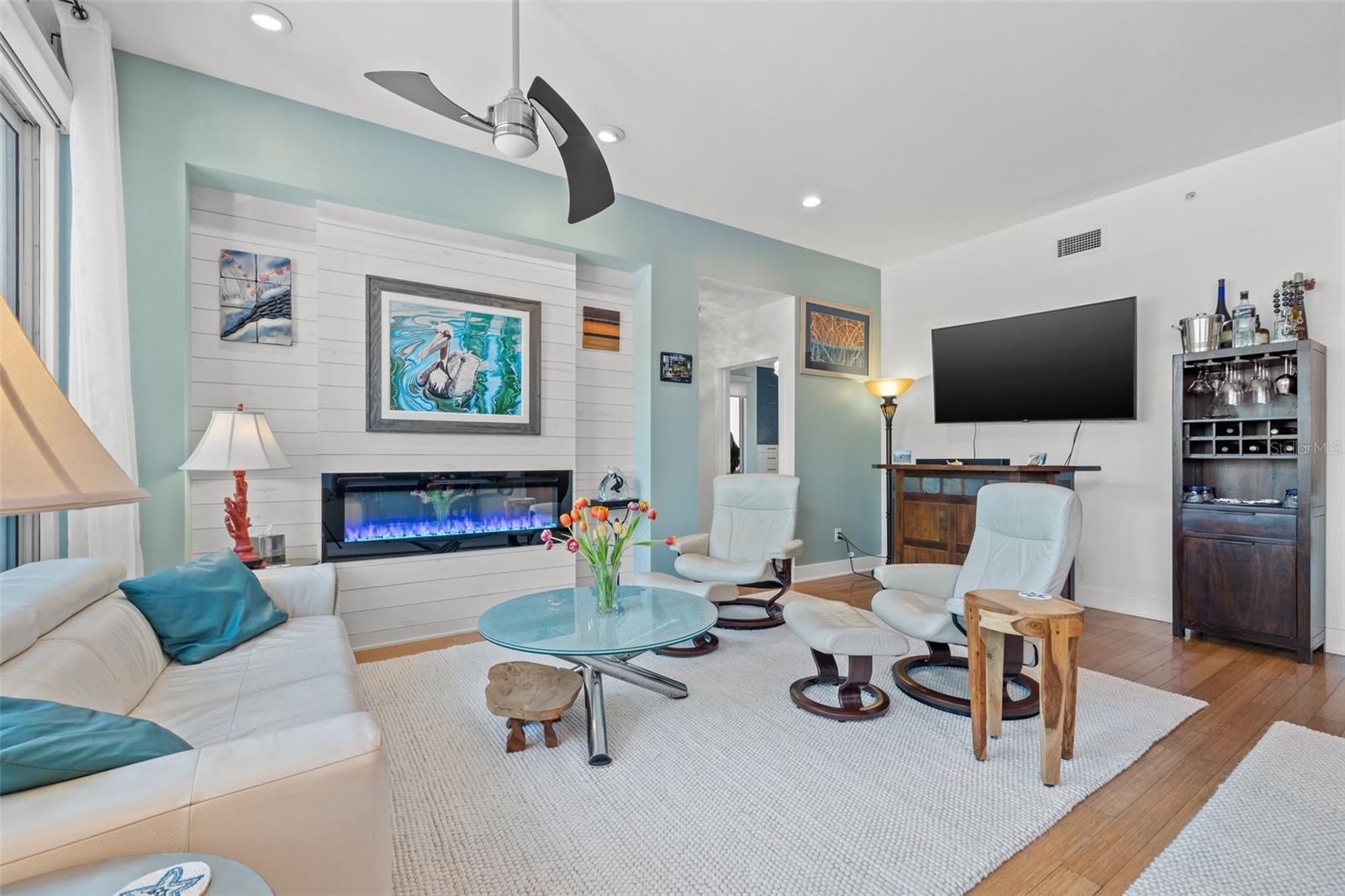 475 CONDO - Residential