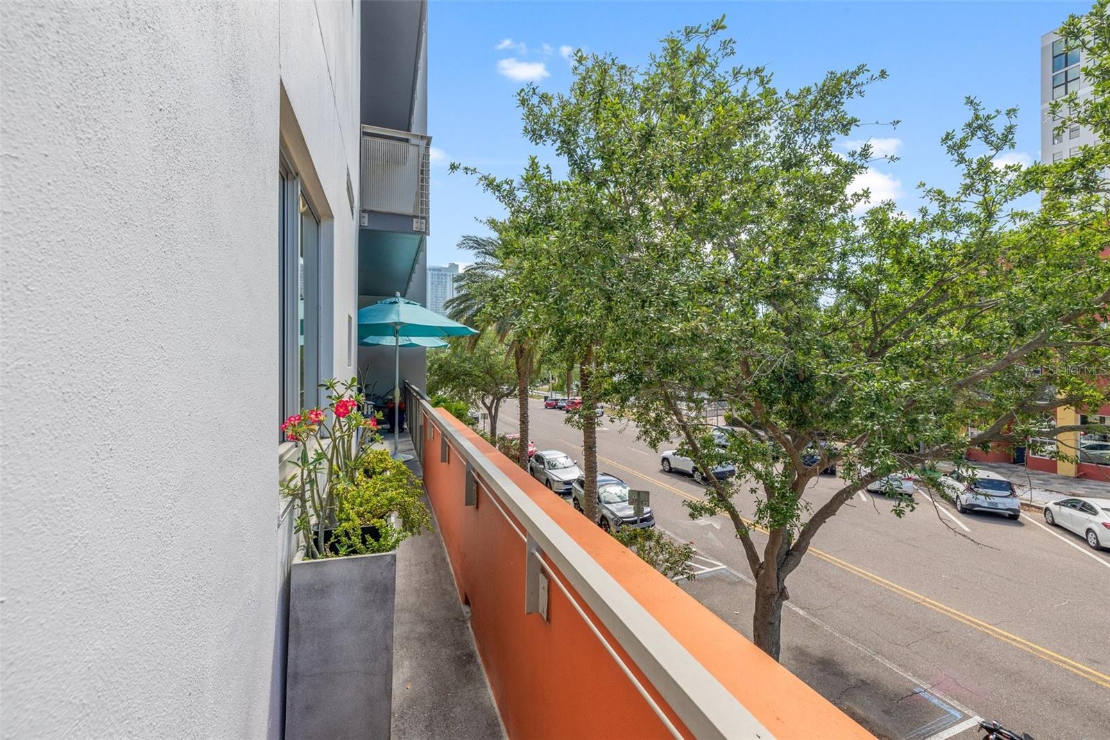 475 CONDO - Residential