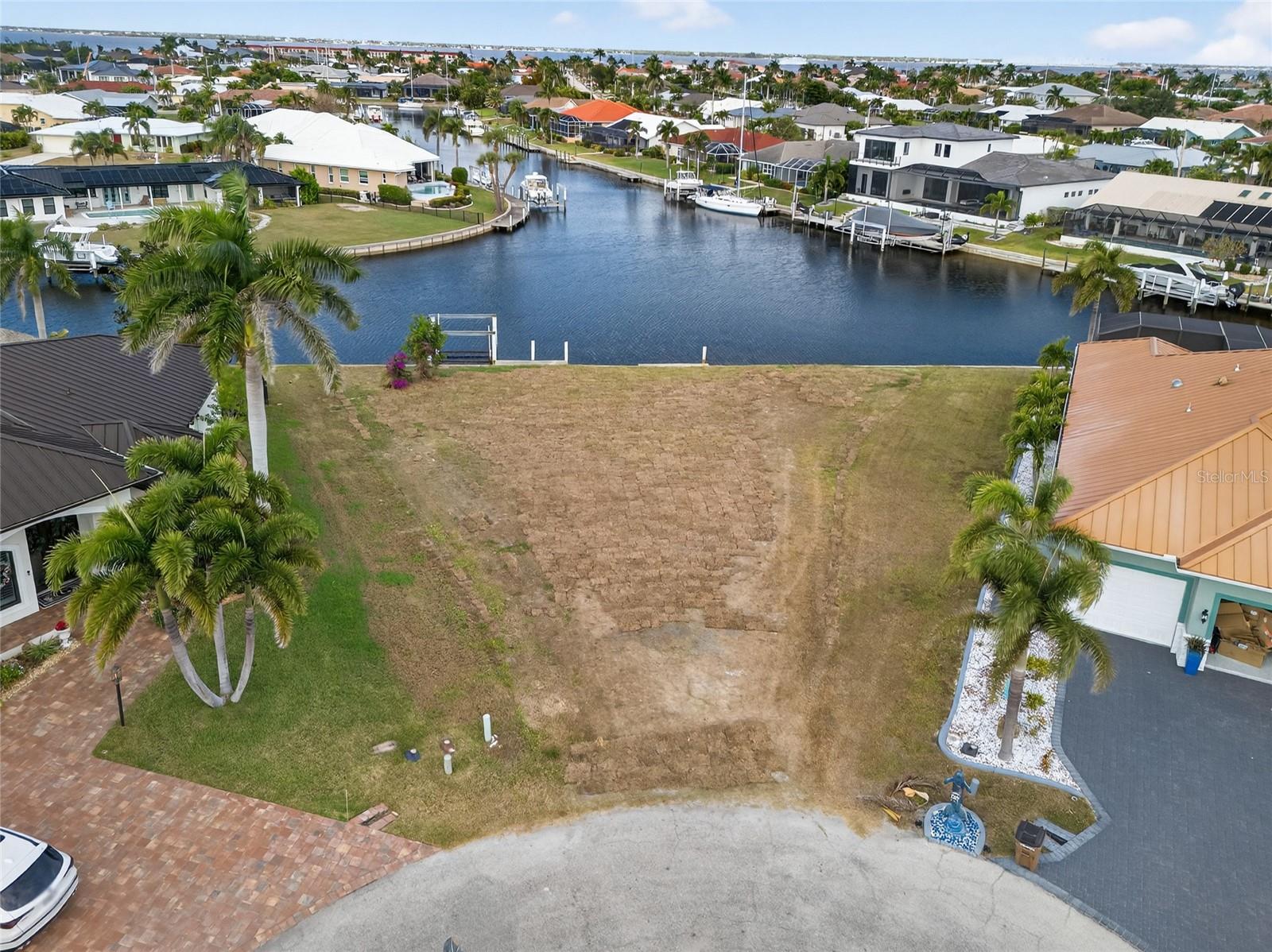 PUNTA GORDA ISLES SEC 02 - Land