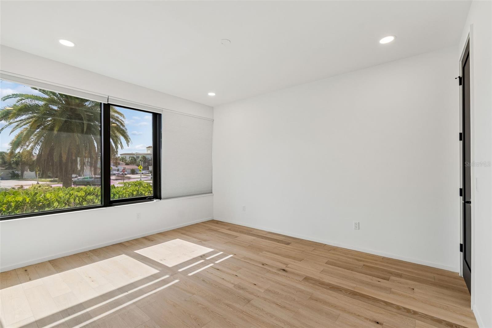 DAVIS POINT - Residential