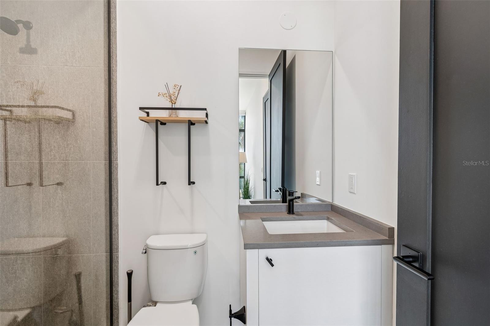 DAVIS POINT - Residential
