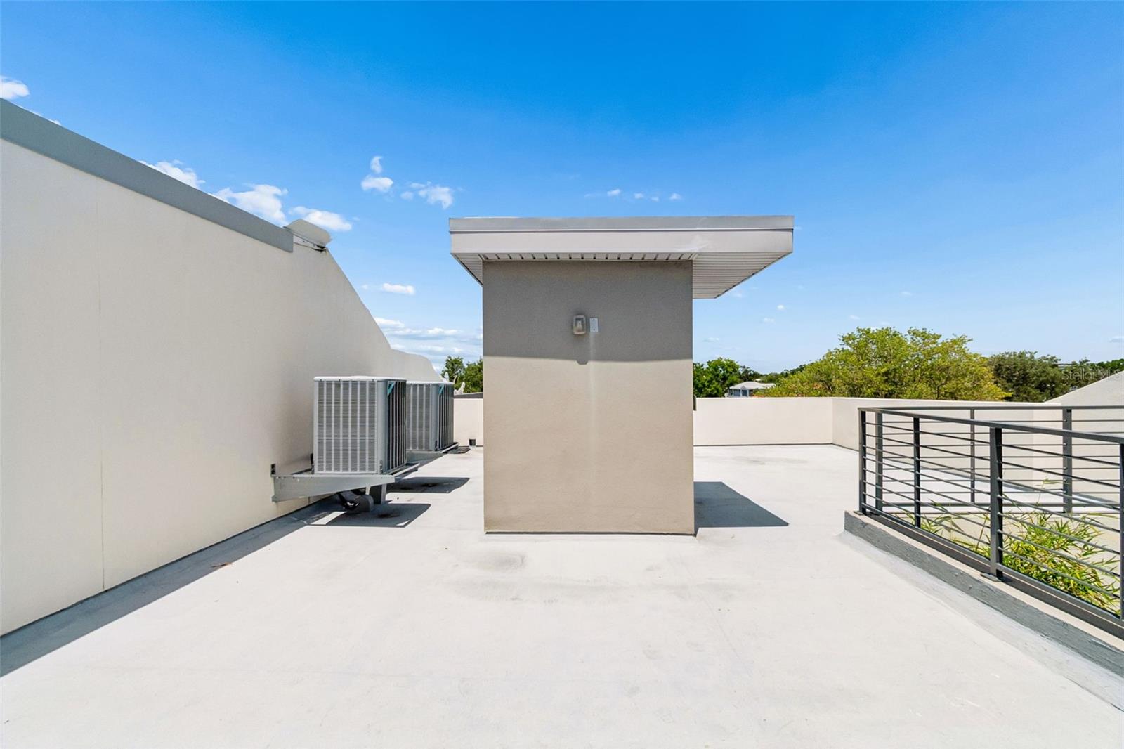 DAVIS POINT - Residential