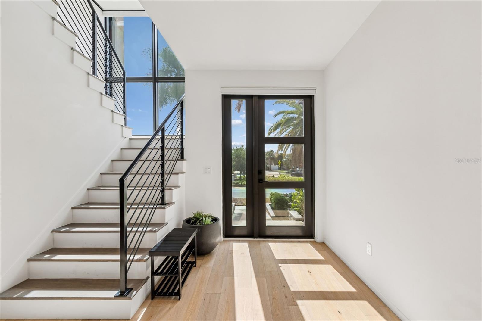 DAVIS POINT - Residential