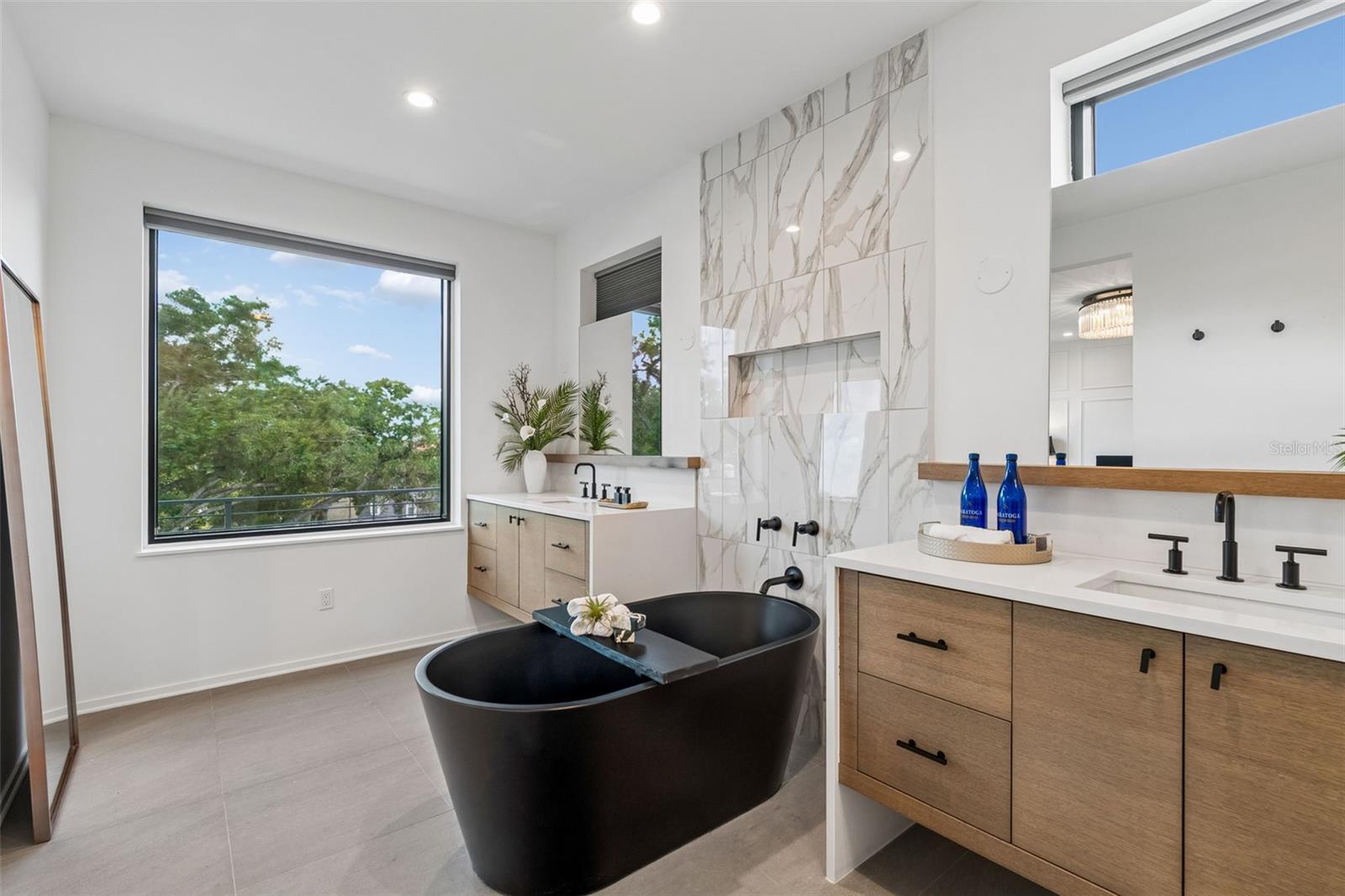 DAVIS POINT - Residential