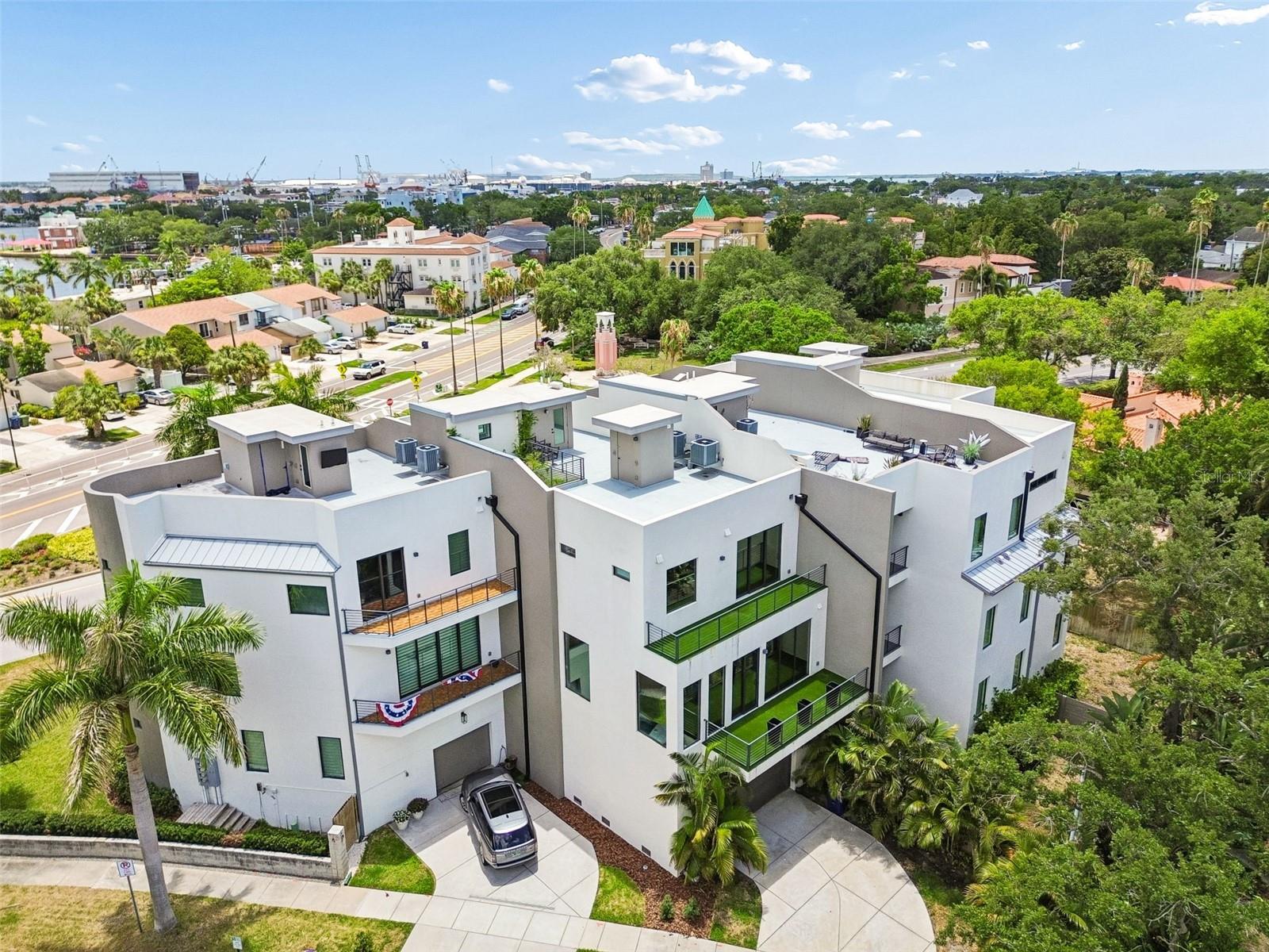 DAVIS POINT - Residential