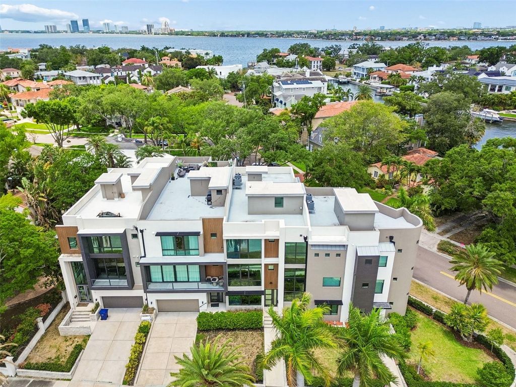 Photo of 94 W Davis Blvd. Blvd, Tampa, FL 33606 (MLS # TB8512718)