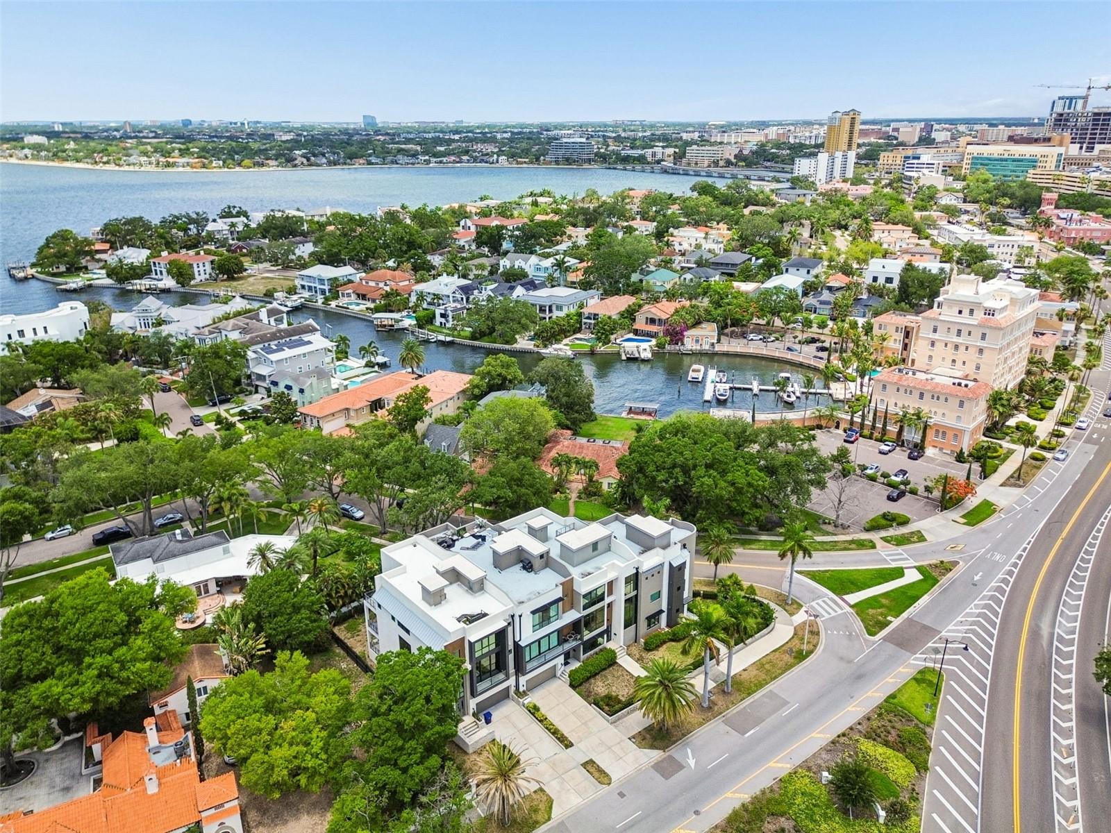 DAVIS POINT - Residential