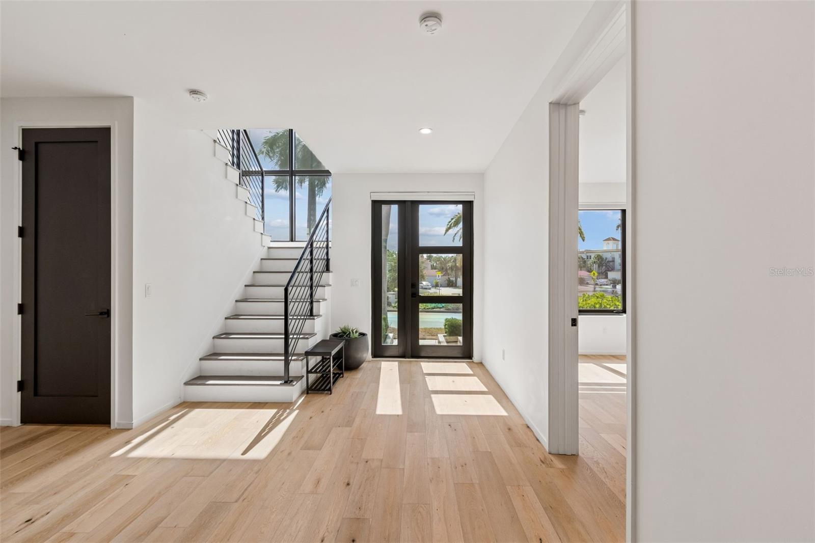 DAVIS POINT - Residential