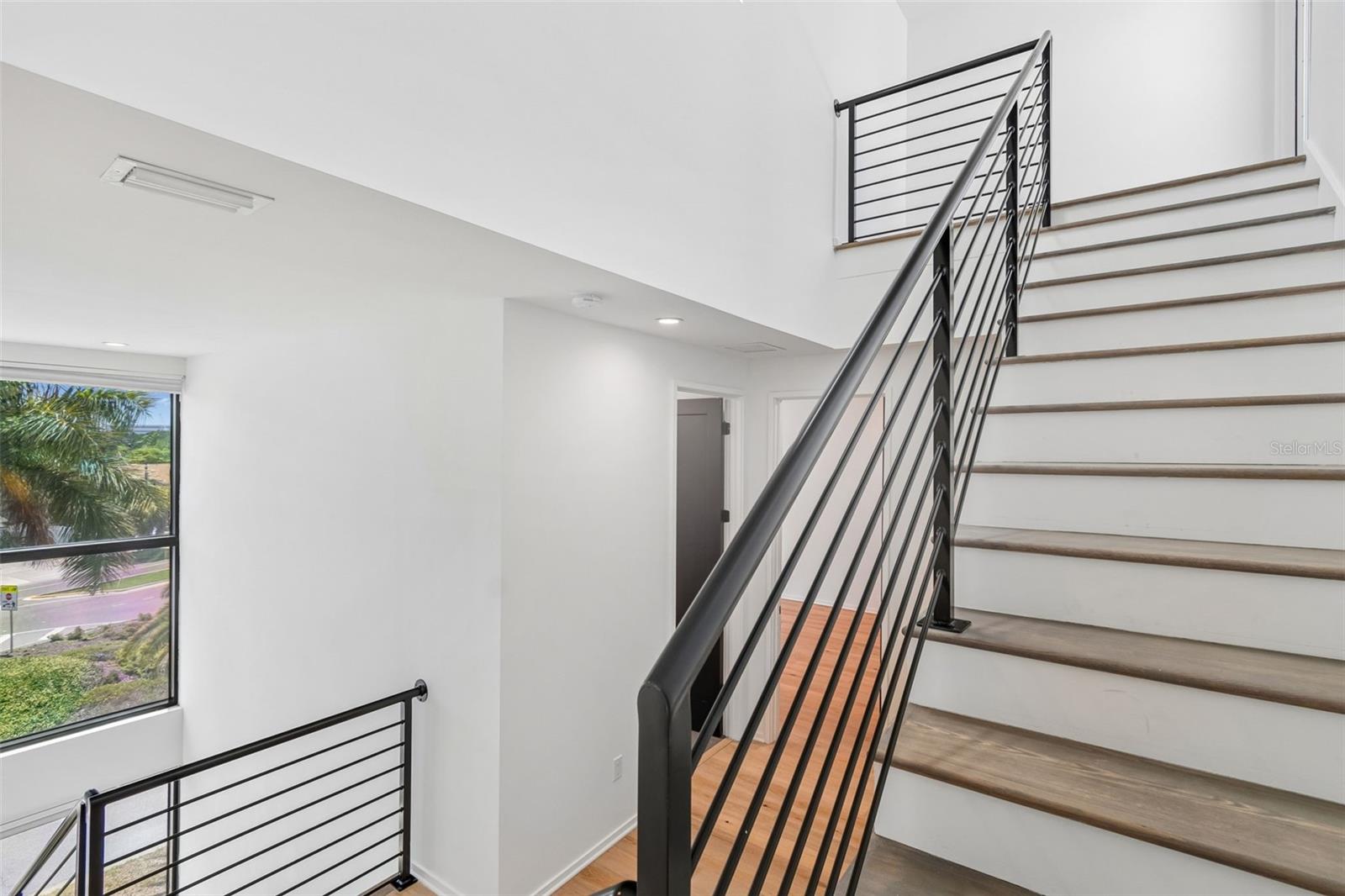 DAVIS POINT - Residential