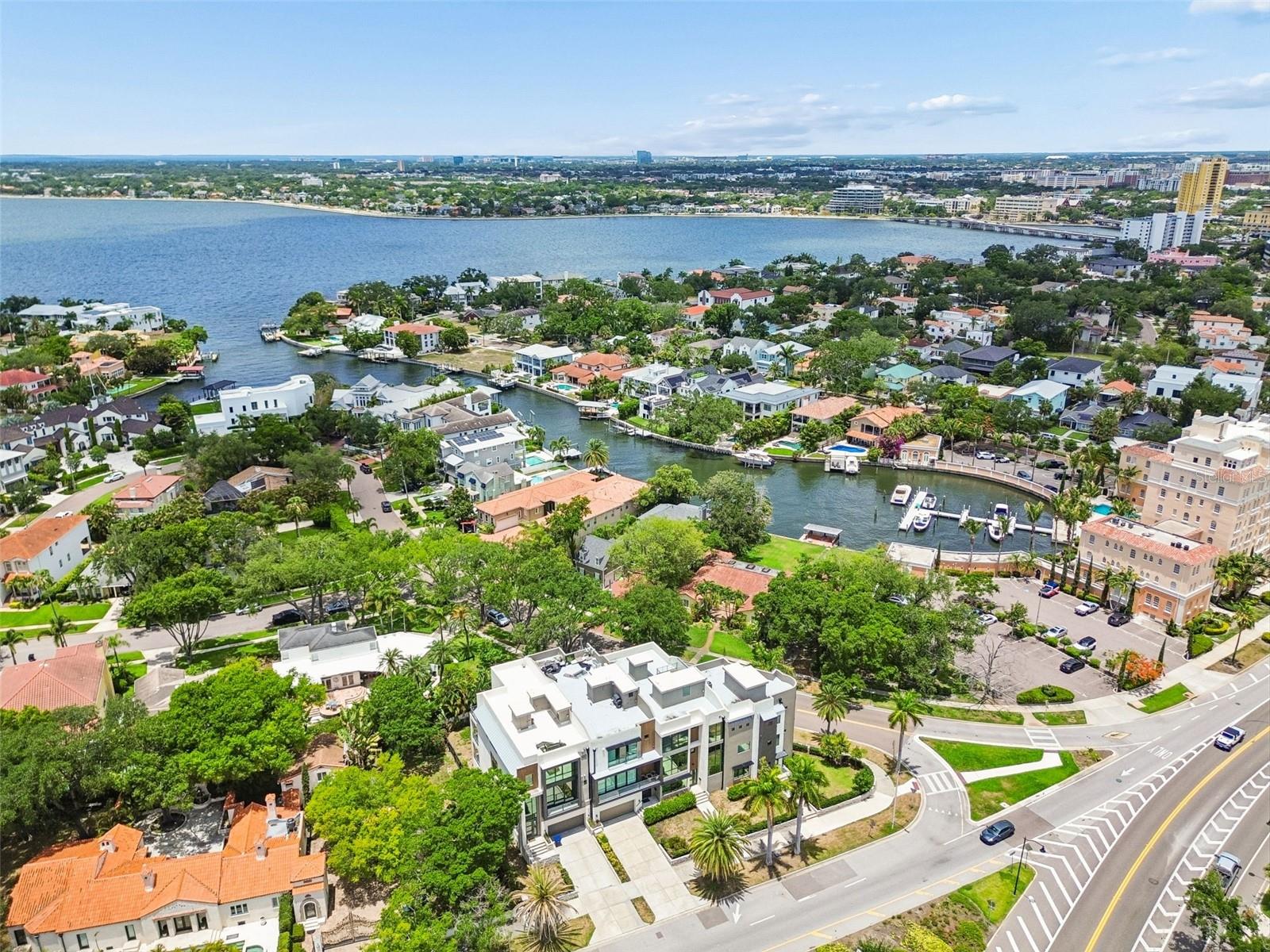 DAVIS POINT - Residential