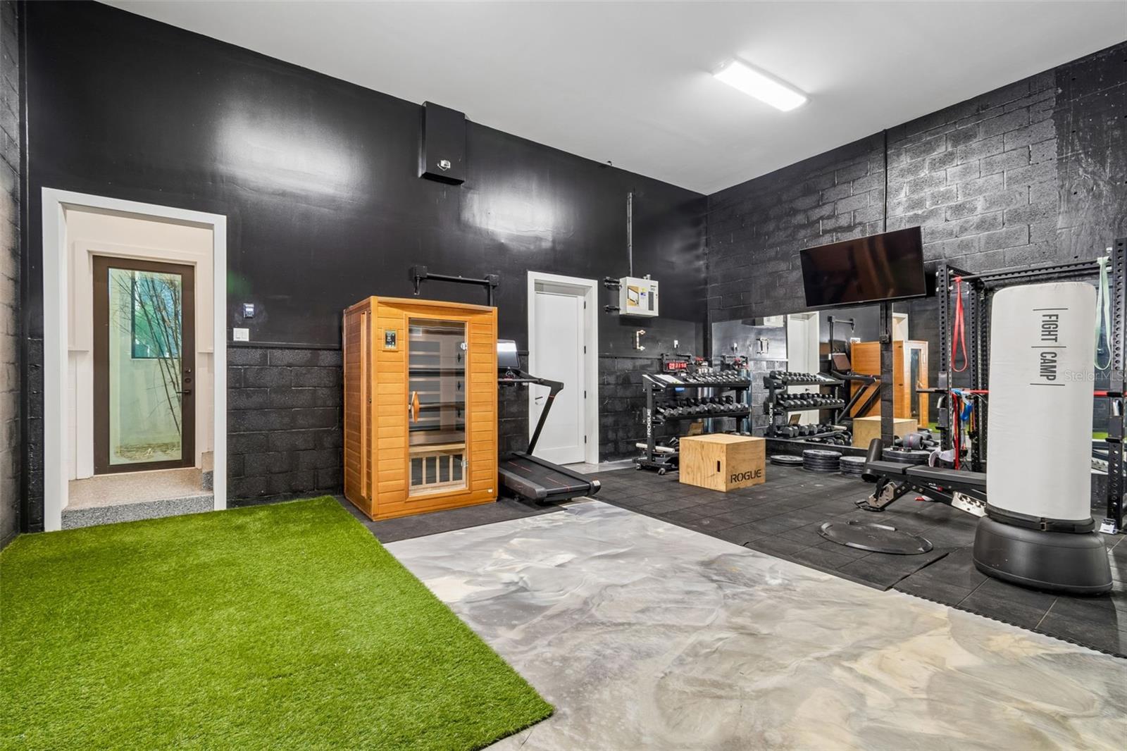 DAVIS POINT - Residential