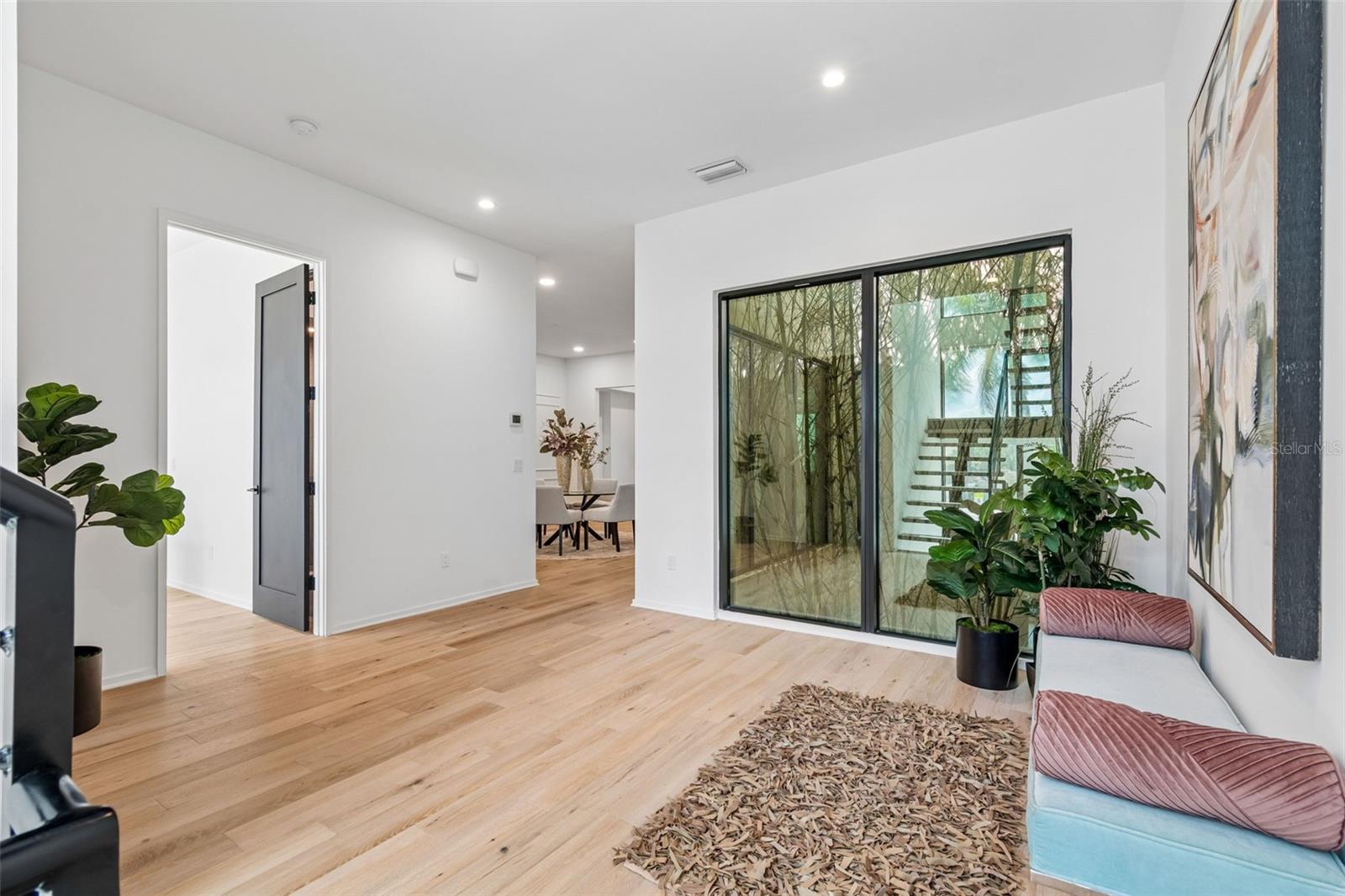 DAVIS POINT - Residential