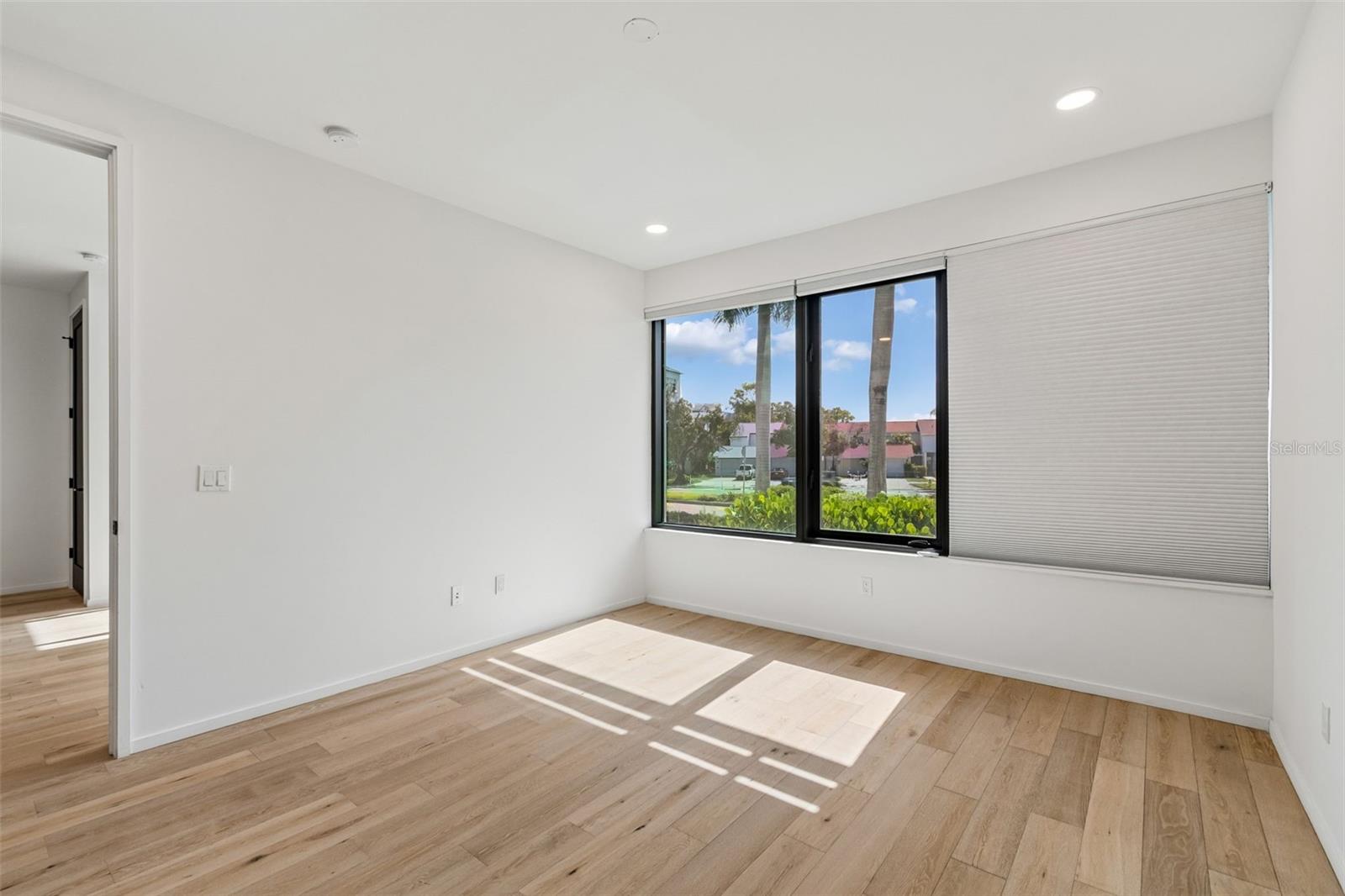 DAVIS POINT - Residential