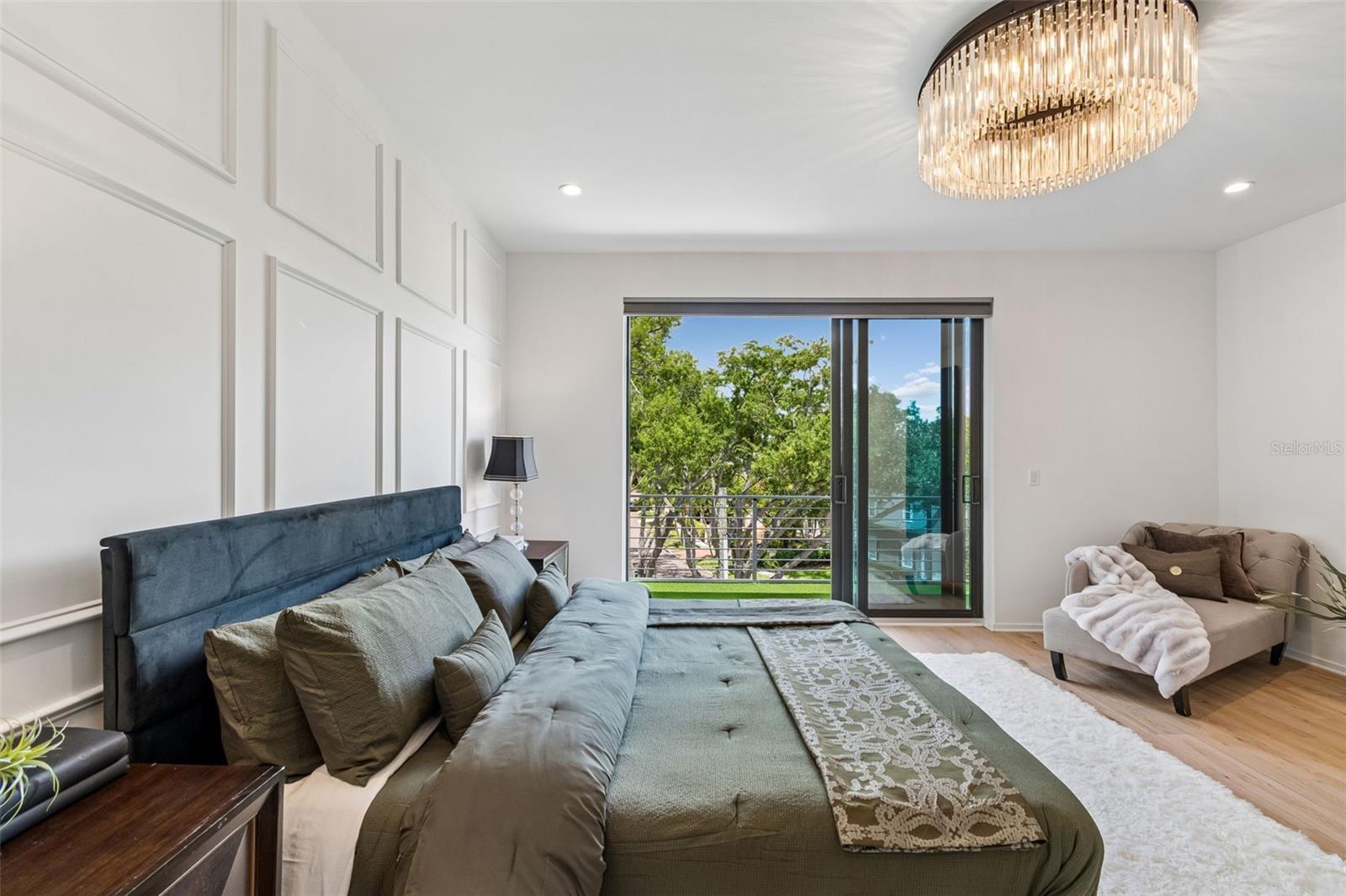 DAVIS POINT - Residential
