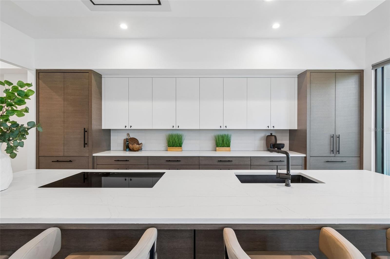 DAVIS POINT - Residential