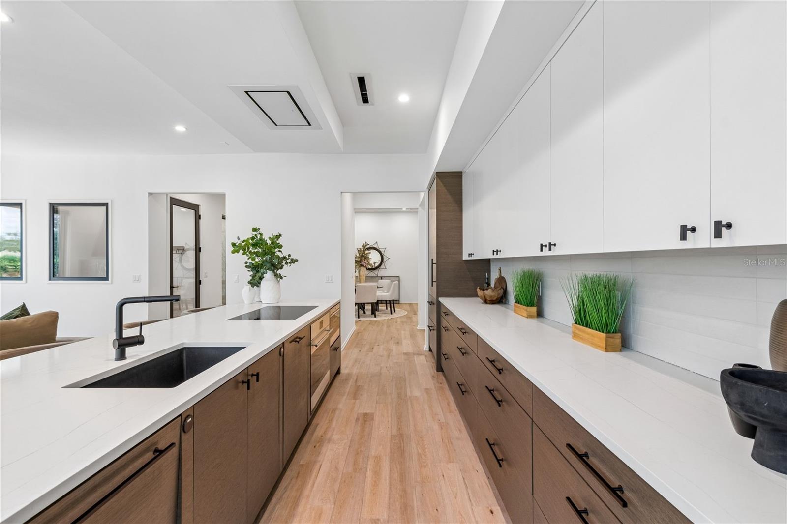 DAVIS POINT - Residential