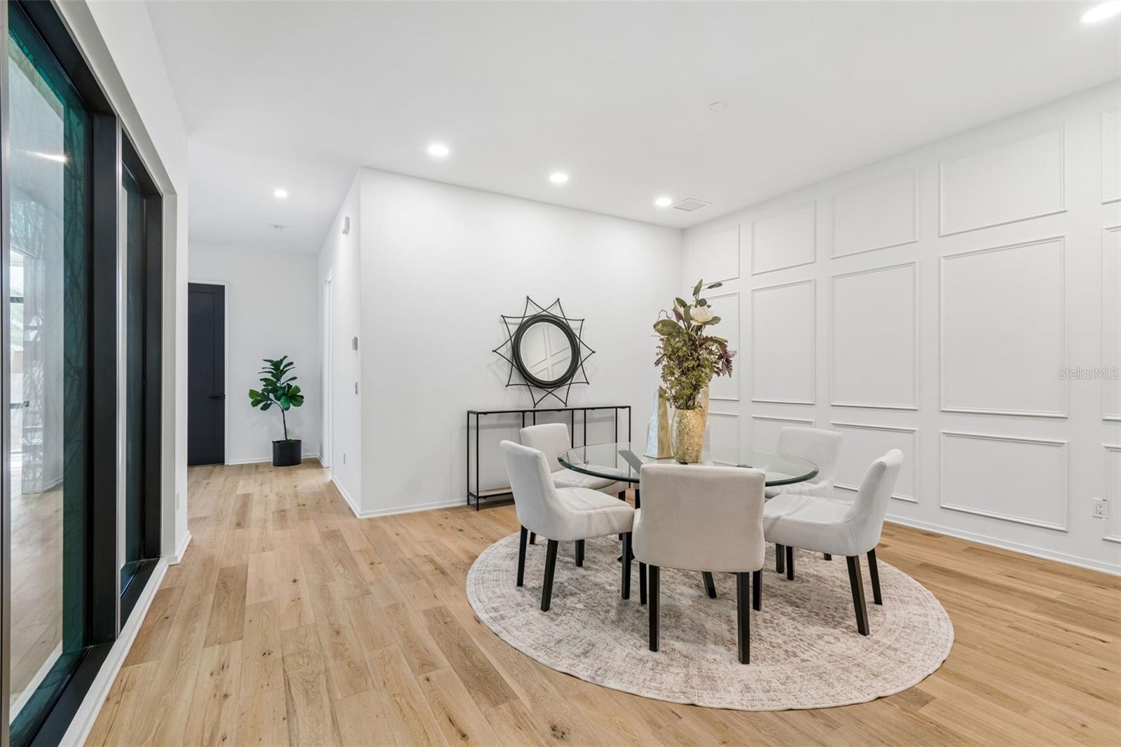DAVIS POINT - Residential
