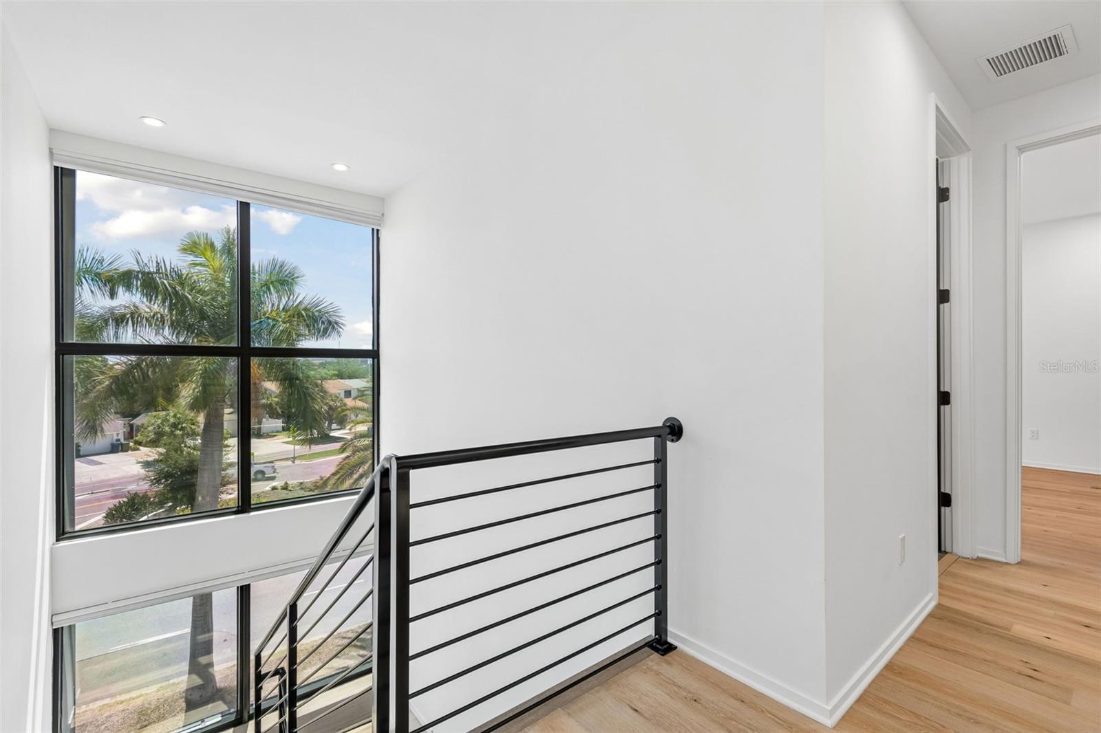 DAVIS POINT - Residential