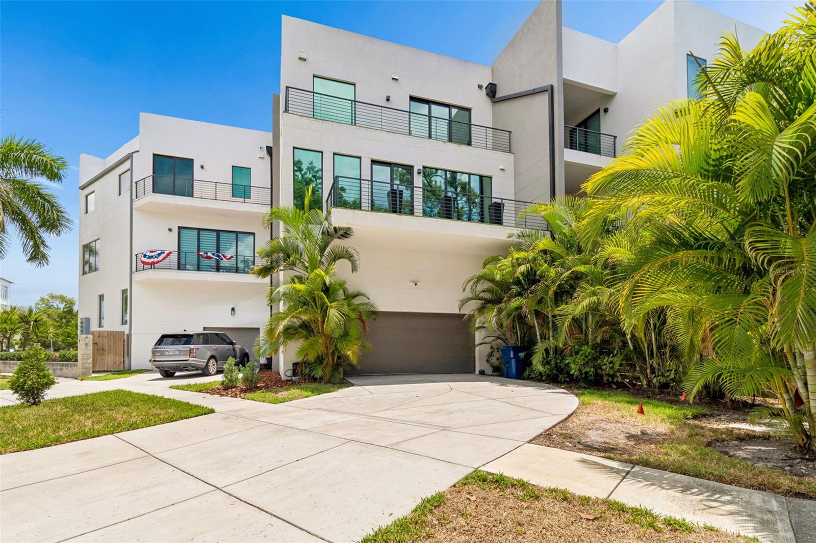 DAVIS POINT - Residential