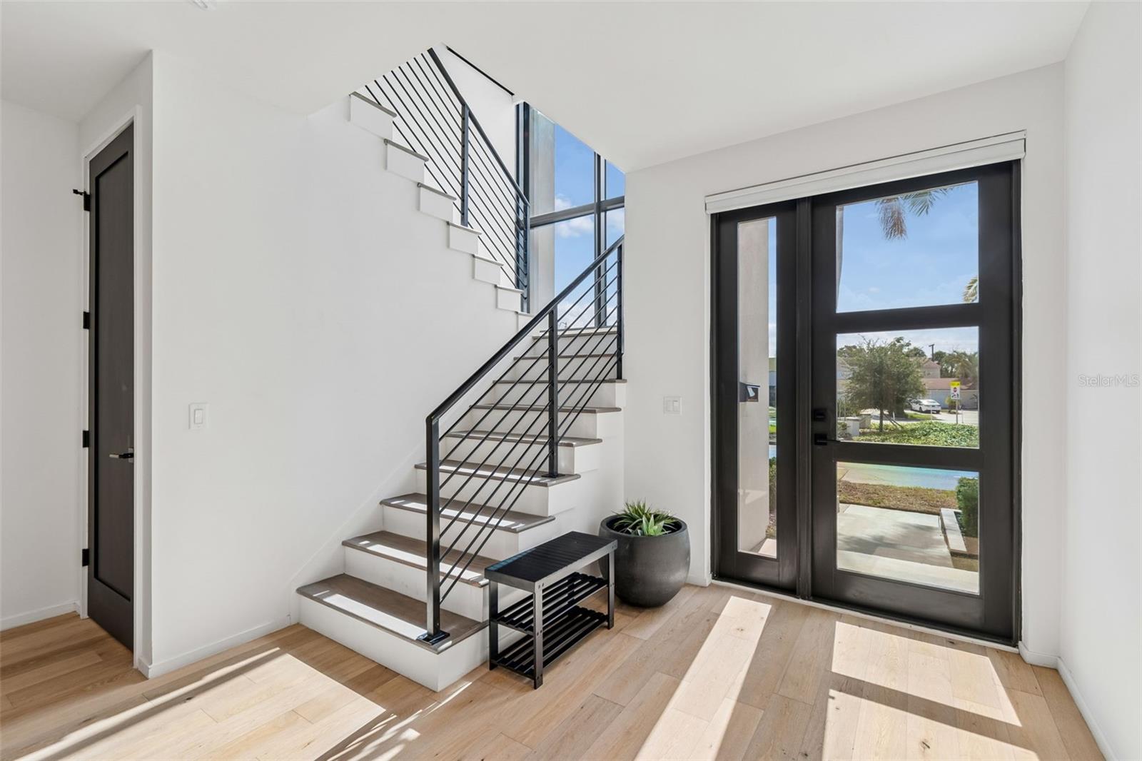 DAVIS POINT - Residential