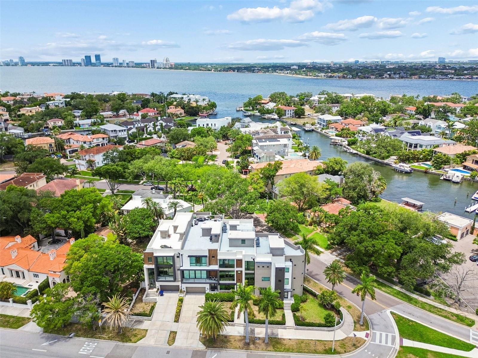 DAVIS POINT - Residential