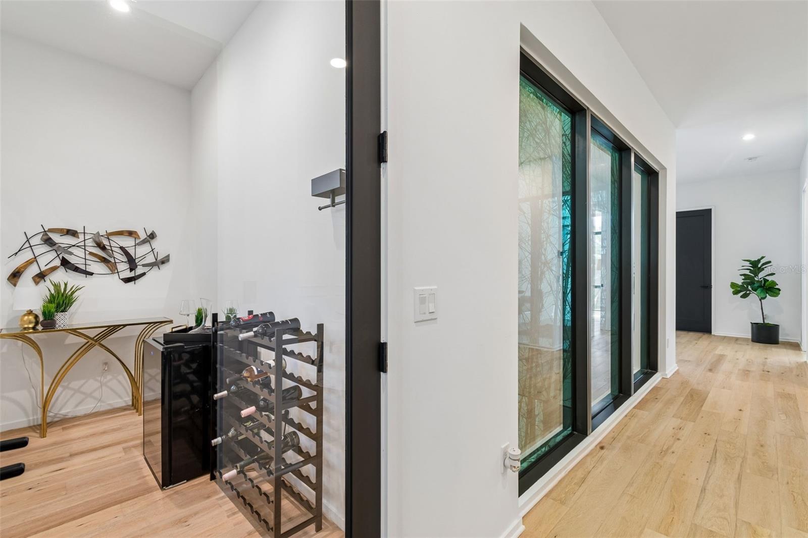 DAVIS POINT - Residential