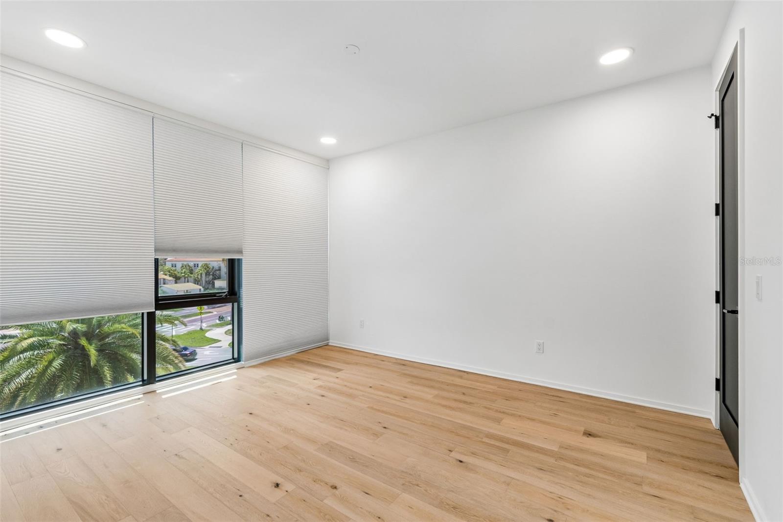 DAVIS POINT - Residential