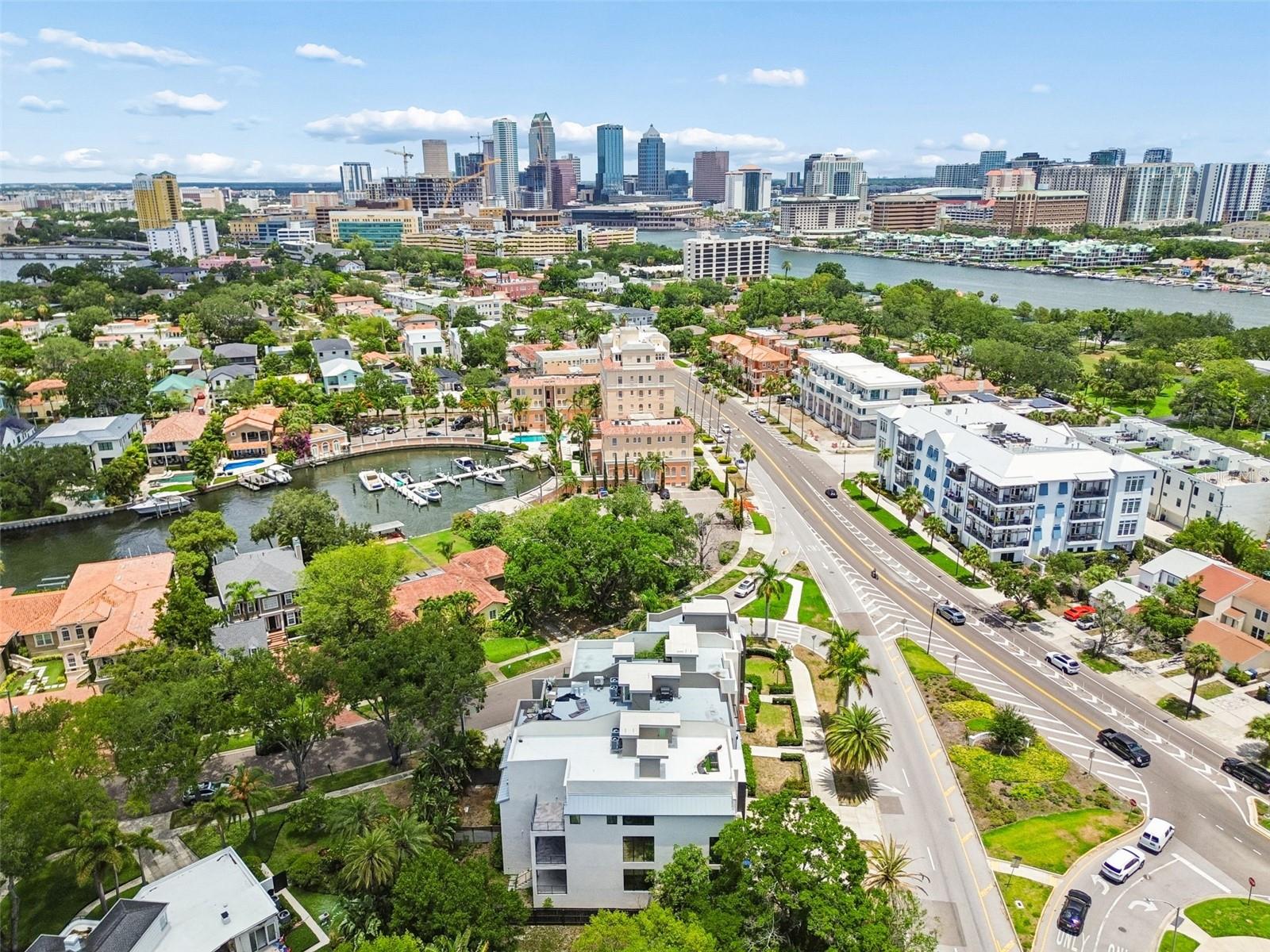 DAVIS POINT - Residential
