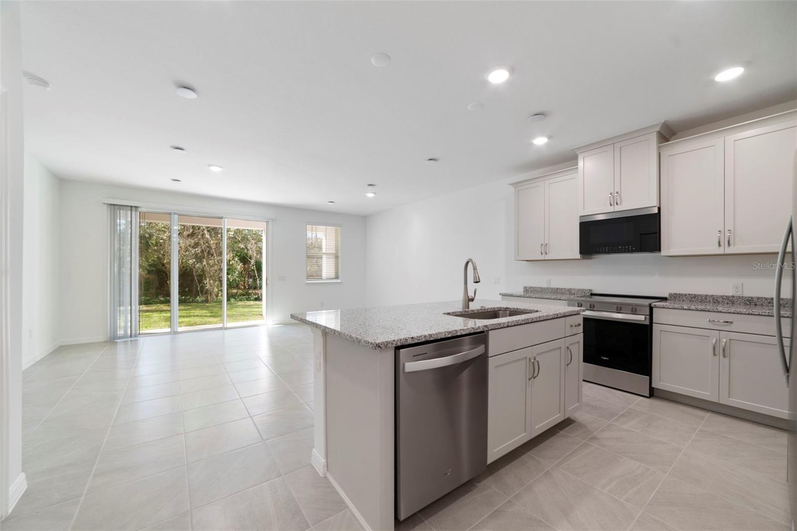 1685 GREENLEAF WOODS COVE