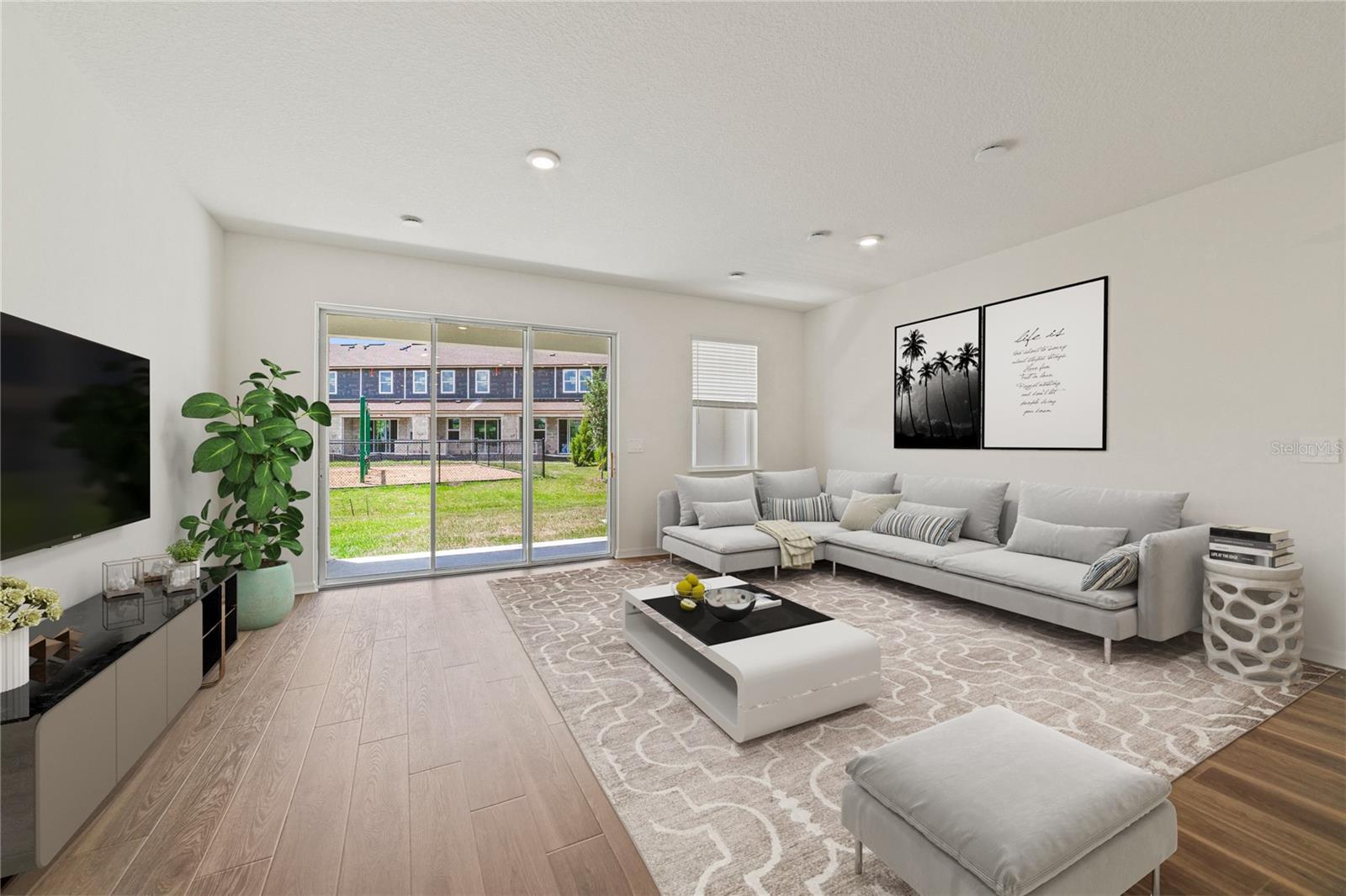 1685 GREENLEAF WOODS COVE