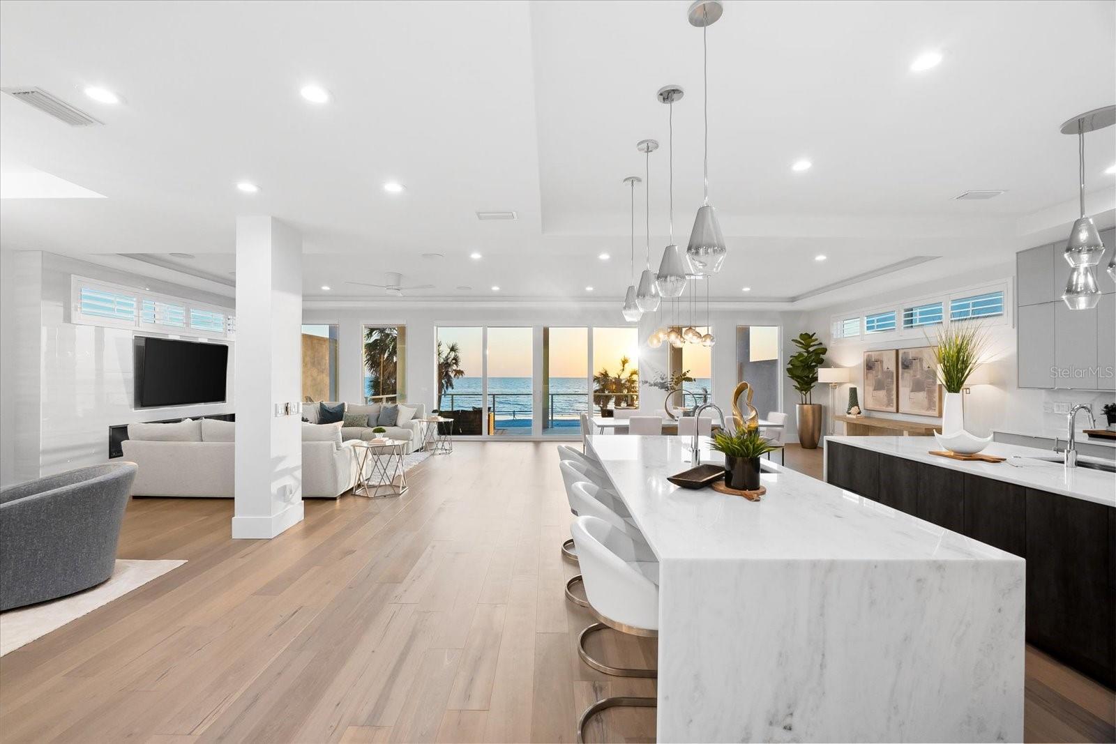 INDIAN ROCKS - Residential