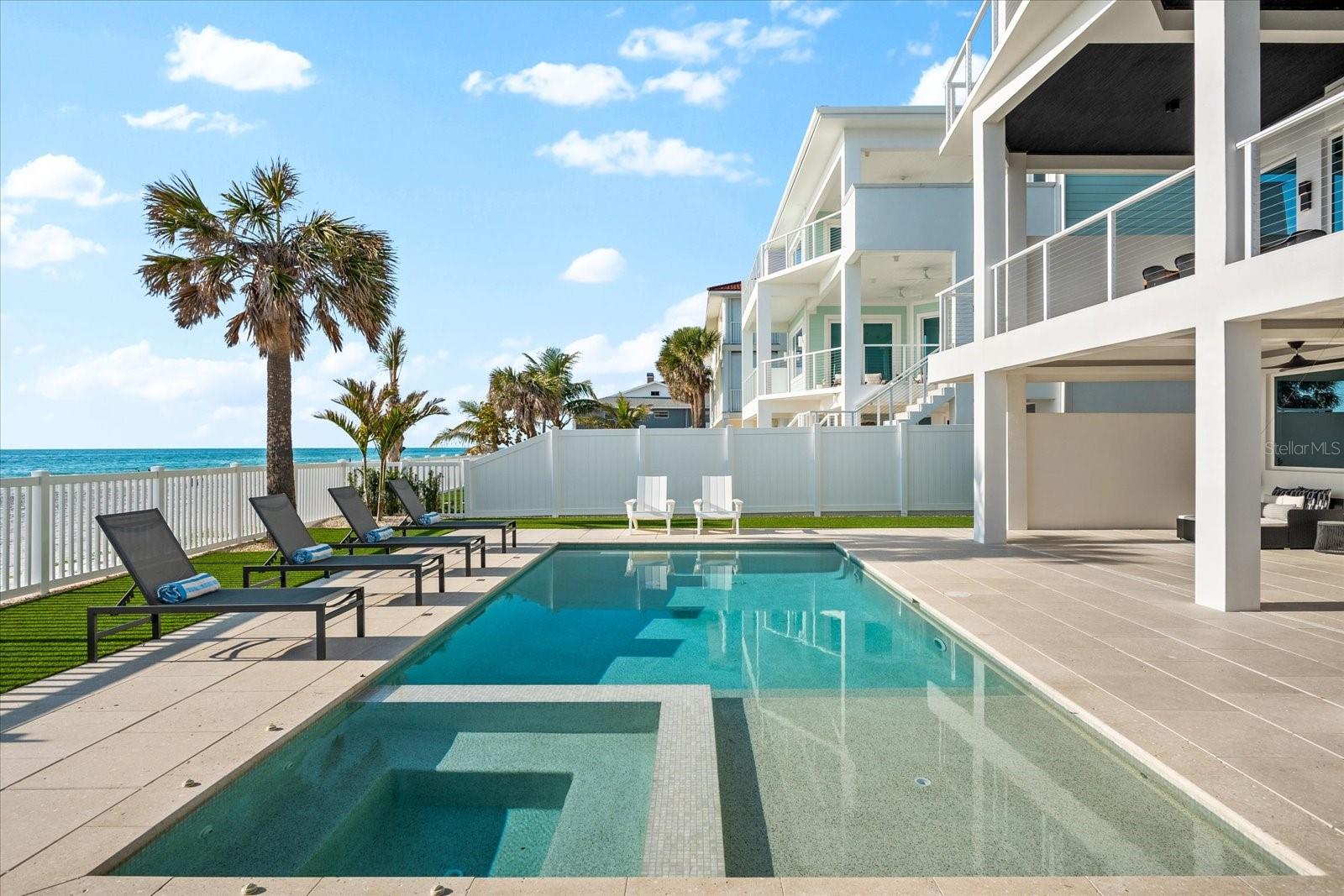 INDIAN ROCKS - Residential