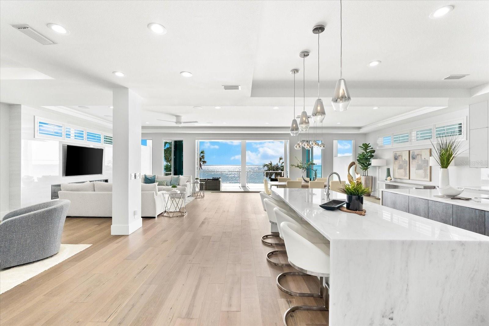 INDIAN ROCKS - Residential