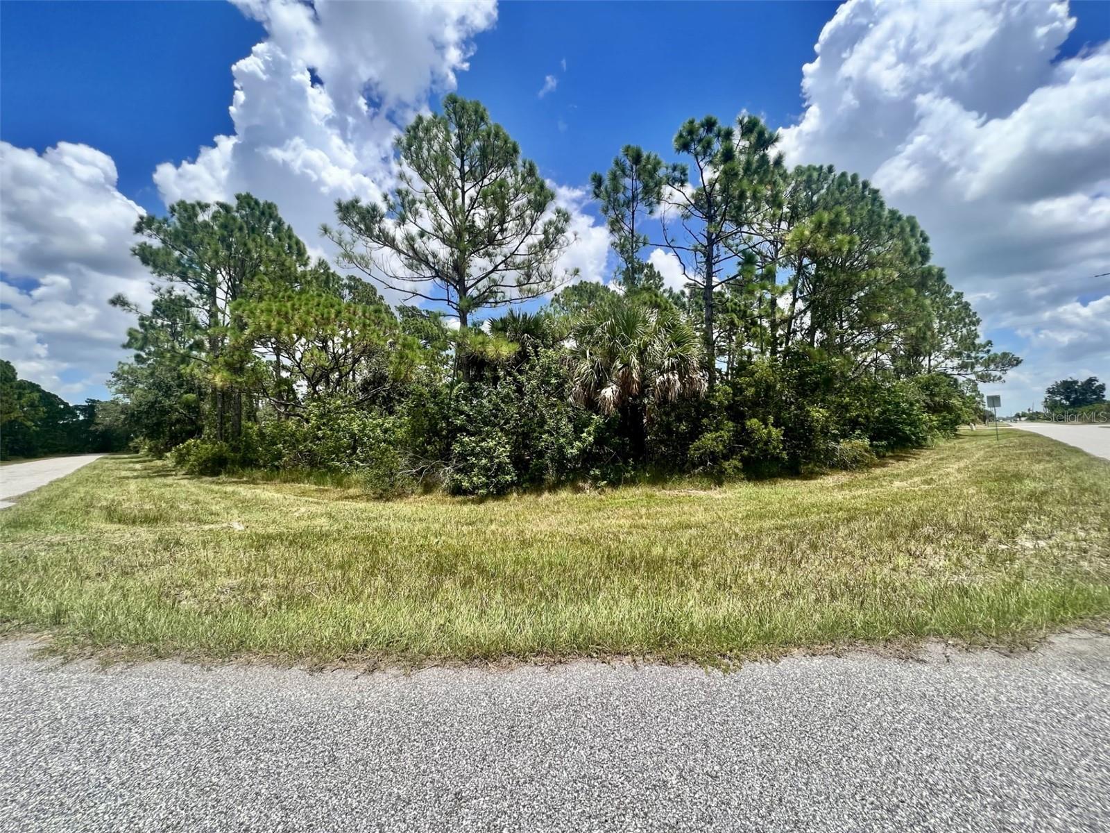 PORT CHARLOTTE SEC 060 - Land