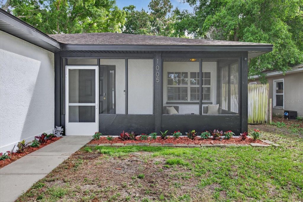 Photo of 1005 13th Avenue NW, Largo, FL 33770 (MLS # TB8493695)