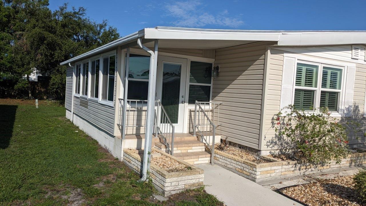 310 TROPIC DRIVE