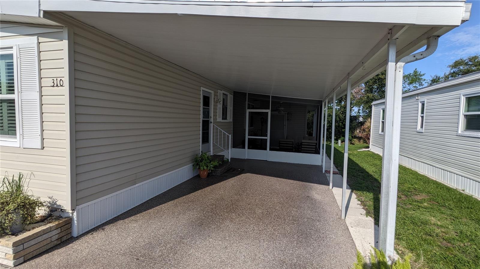 310 TROPIC DRIVE
